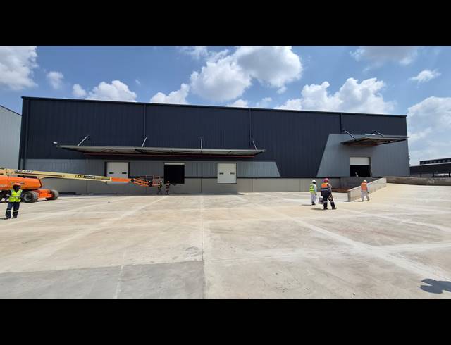 3,651M² WAREHOUSE TO LET IN JET PARK